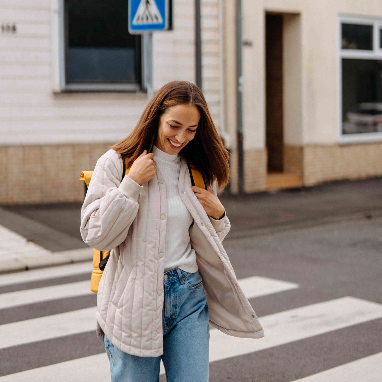 Familienrucksack Hugo in senfgelb von Anna und Oskar. Nachhaltig, unisex und fair produziert. 