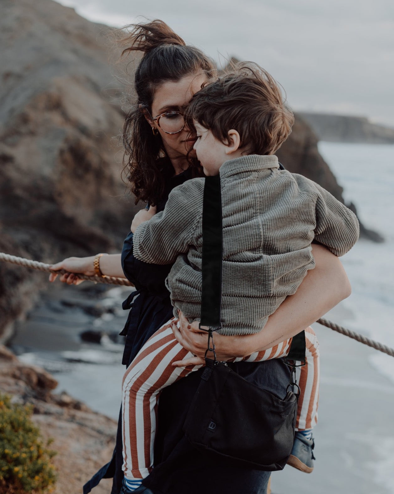 Crossbody Tasche Leni schwarz nachhaltig